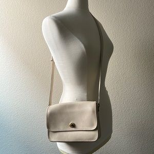 Coach 1980s Vintage Messenger Crossbody Perfect Nude